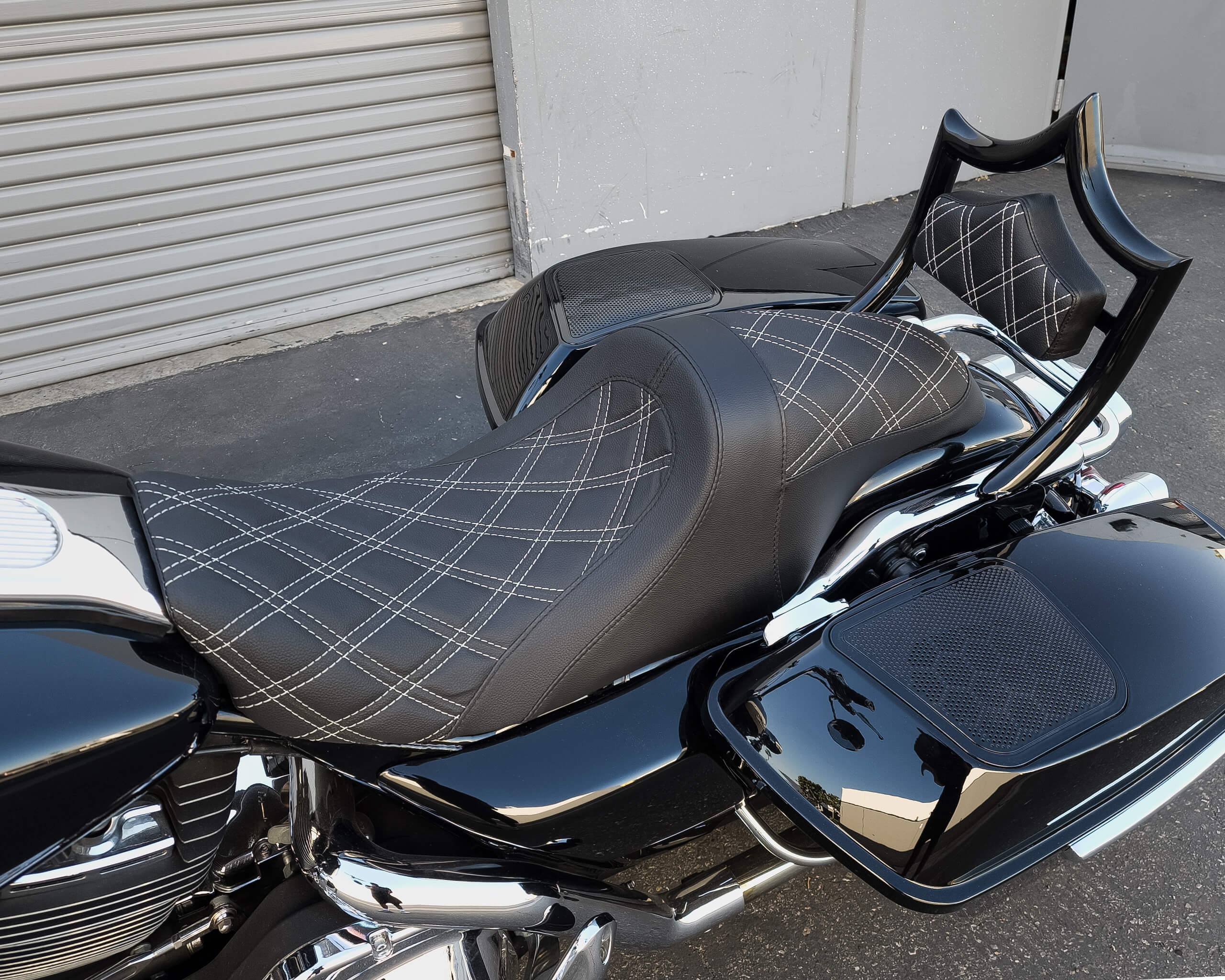 The Next Level OG | Gloss Black / White Diamond '97-'08 Touring | | CMC Motorsports