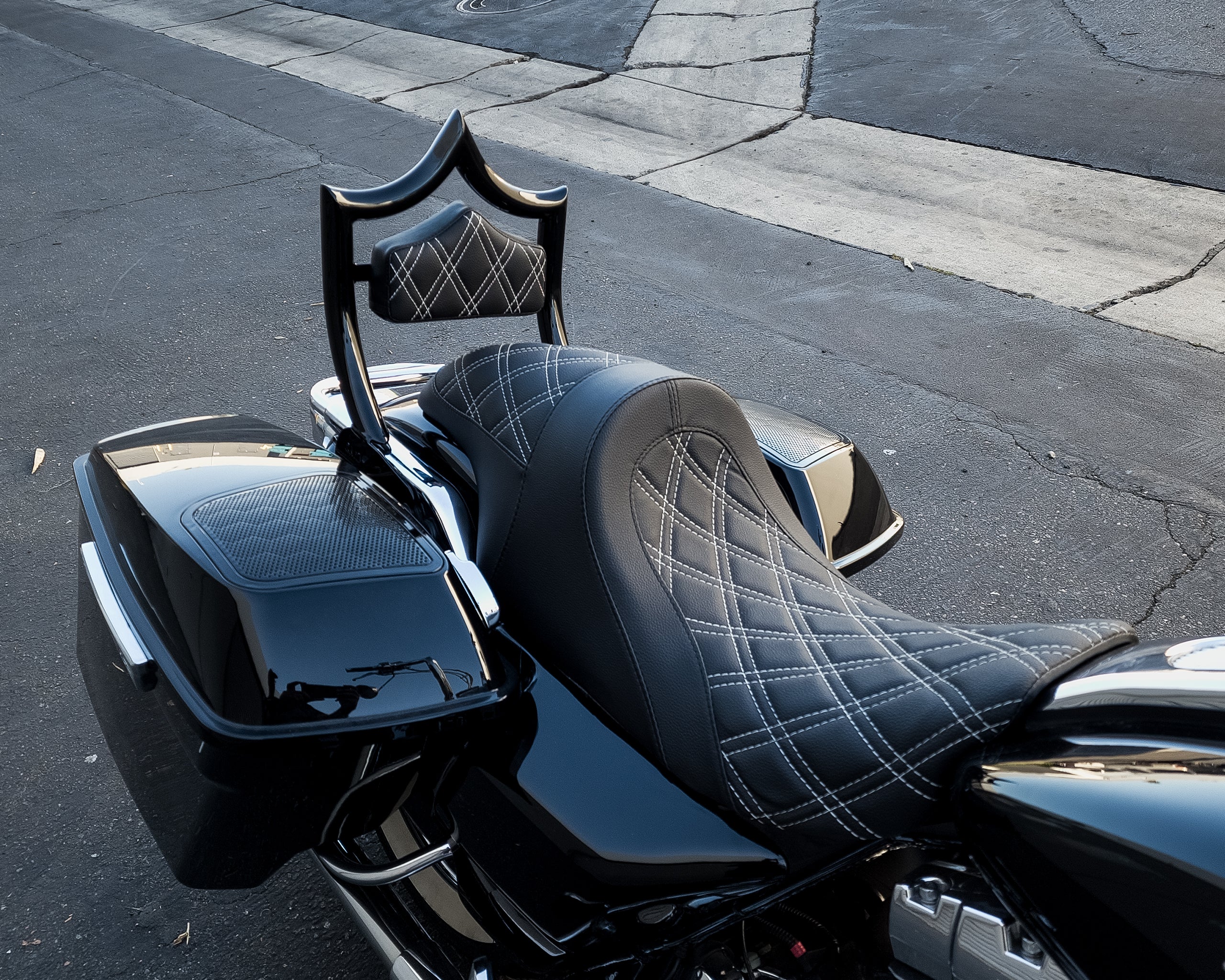 The Next Level OG | Gloss Black / White Diamond '97-'08 Touring | | CMC Motorsports