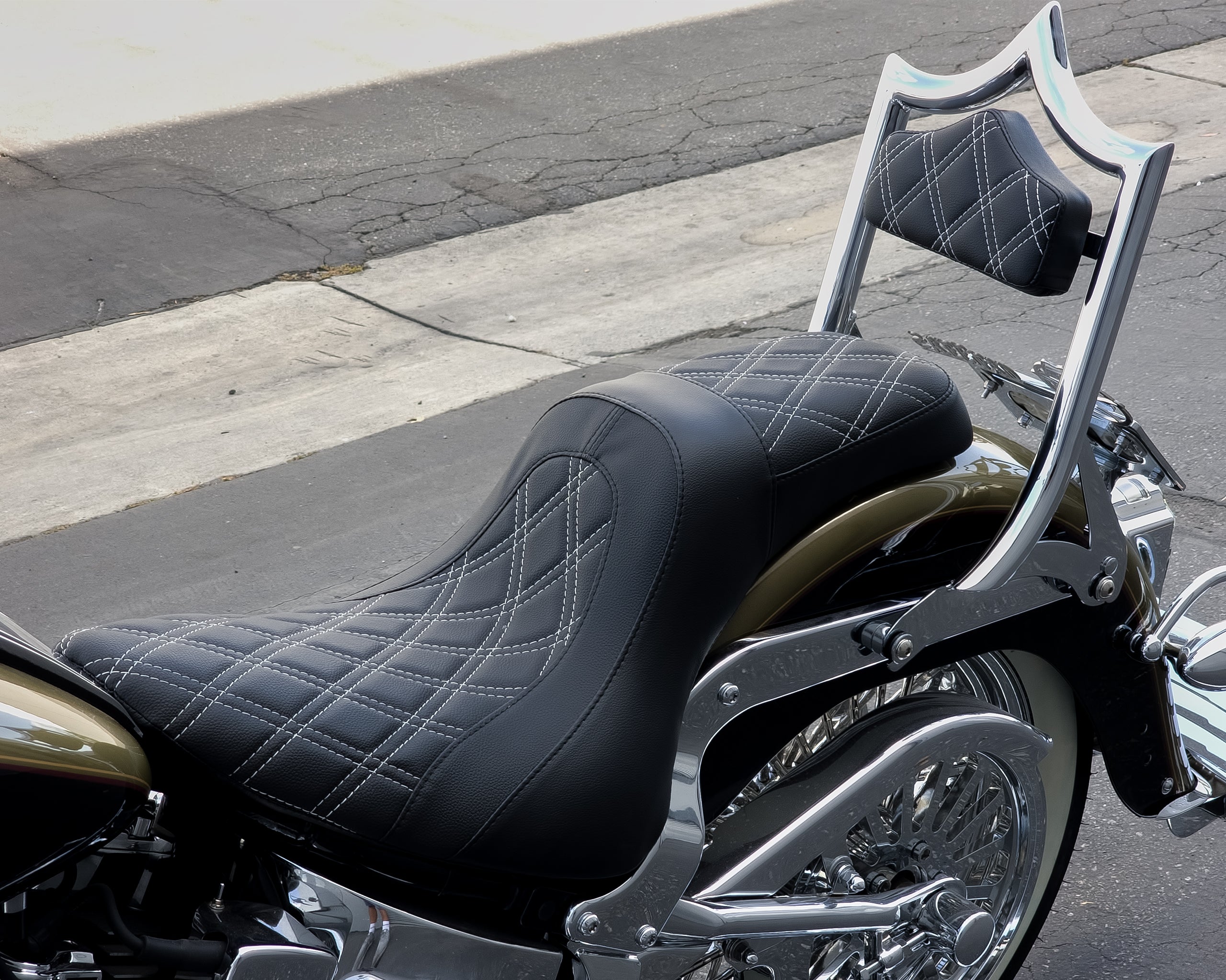 The FASTBACK 2Up | Softail Seat 2000-2017 | | CMC Motorsports
