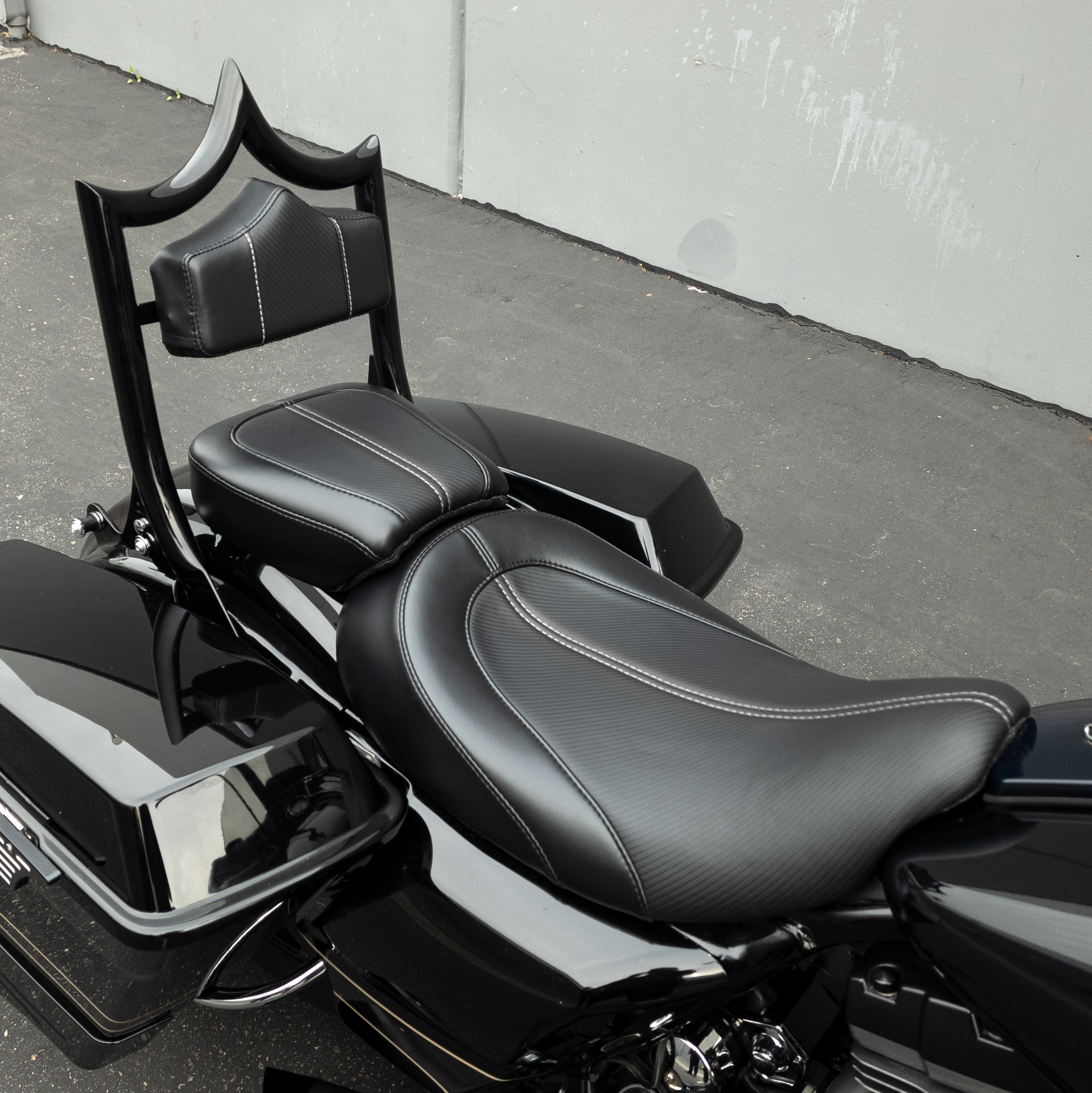 The Next Level "Carbon Fiber" XL Solo | Gloss Black '09-'23 Touring | | CMC Motorsports